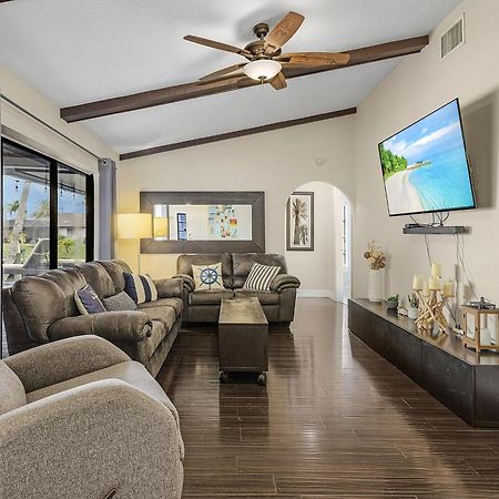 Canal-Front Oasis With Dock And Kayaks In Cape Coral! מראה חיצוני תמונה
