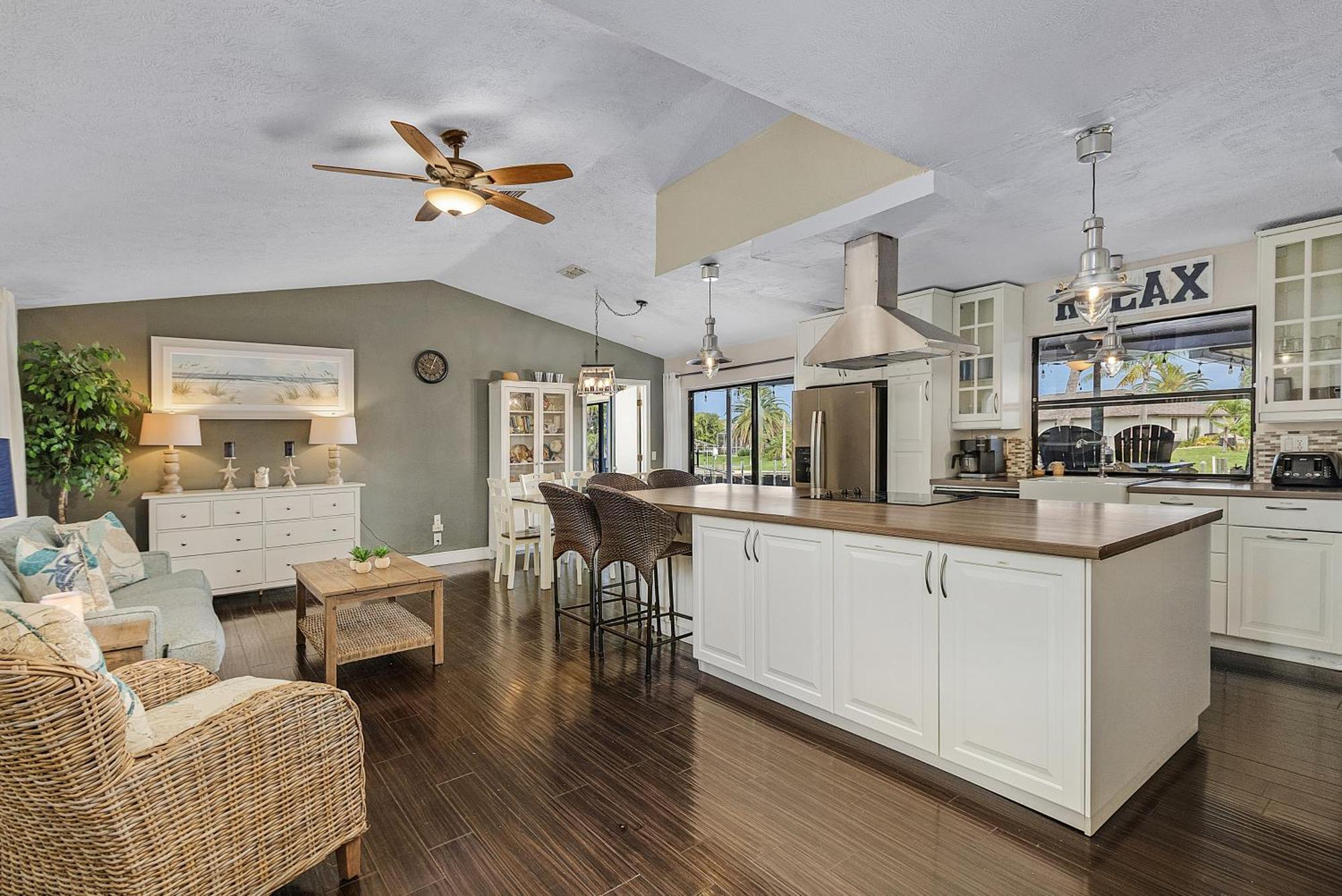 Canal-Front Oasis With Dock And Kayaks In Cape Coral! מראה חיצוני תמונה